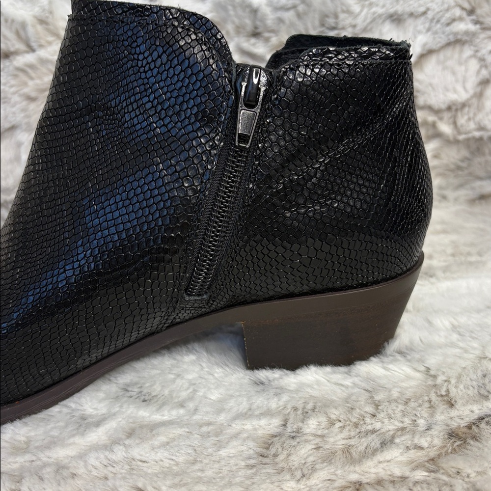 Lucky Brand Bittany Shiny Black Ankle Booties. Possibly Snake or Lizard Print. 7 - Picture 3 of 9